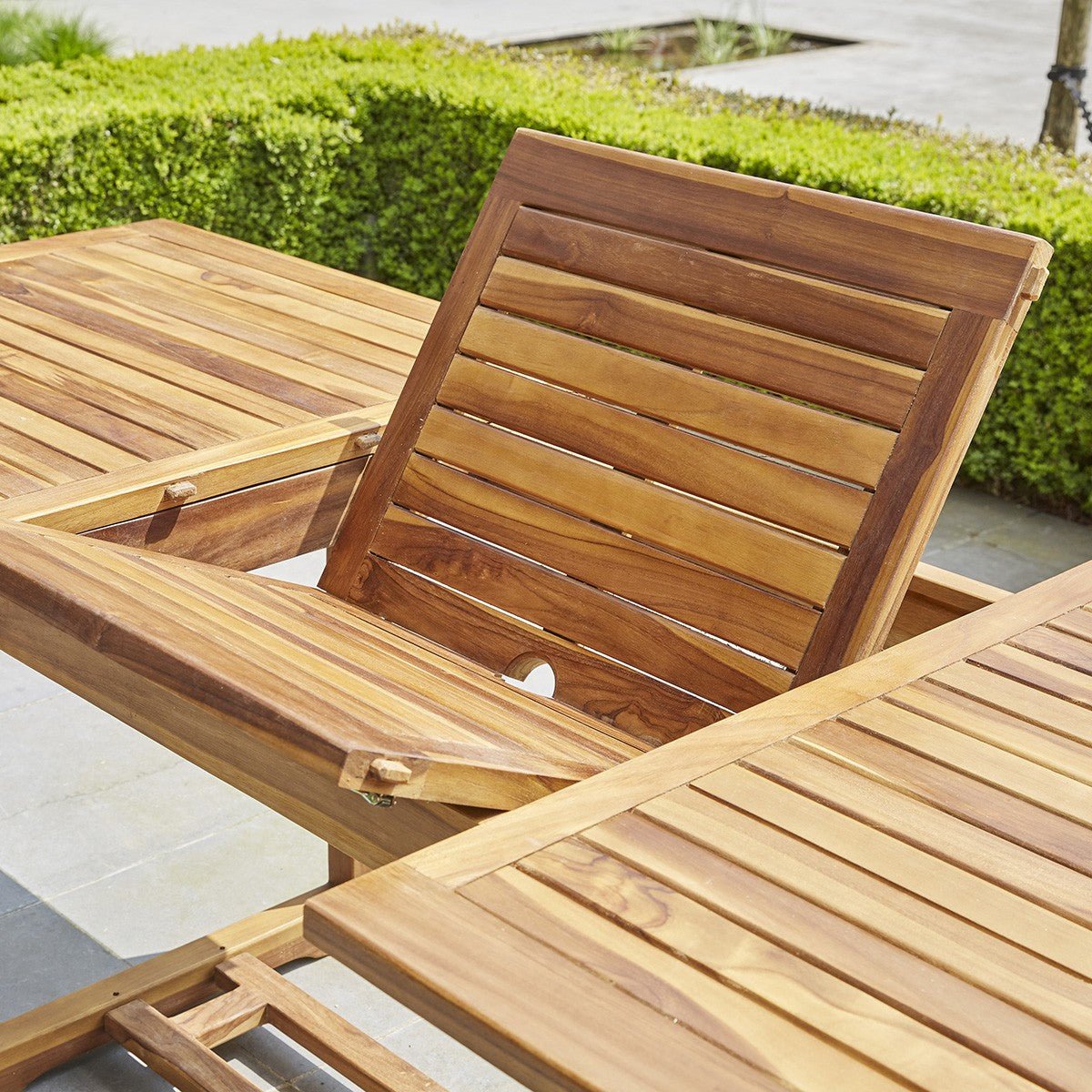 Salon de jardin en teck massif extensible 8/10 places  BALI naturel, BERAH GETAH