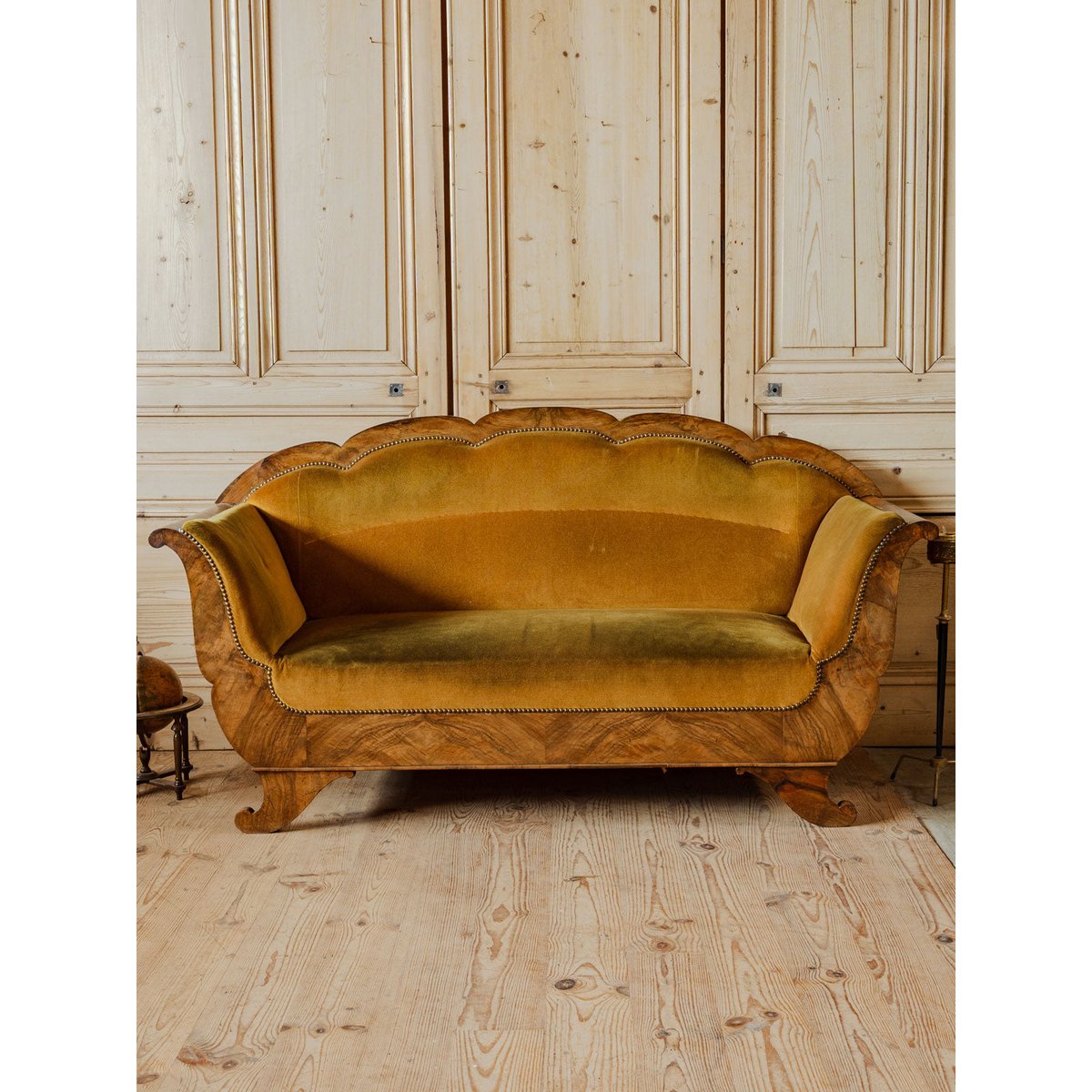 Banquette en bois et velours Martine N°50 - Bon état bois foncé, DEBONGOUT