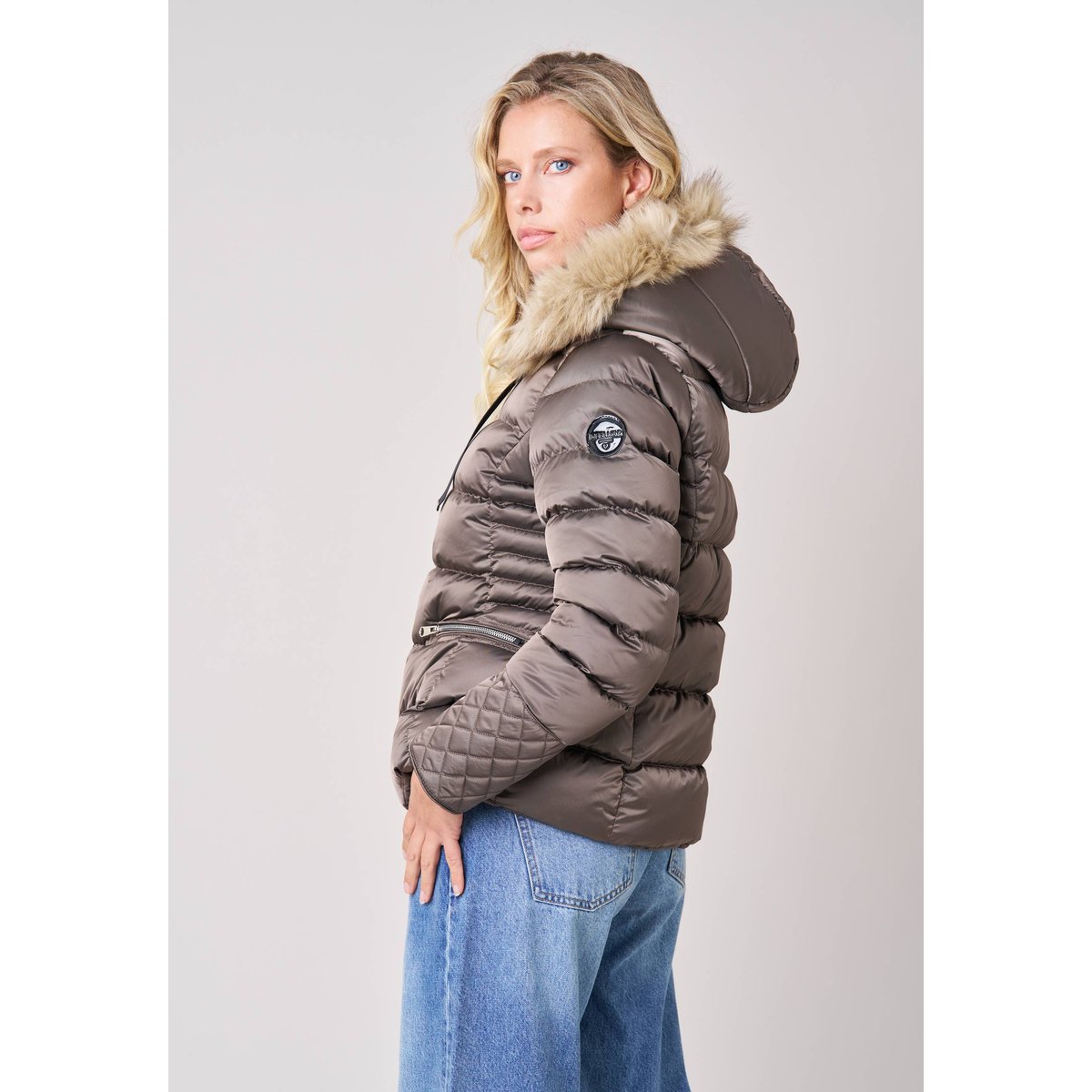Doudoune femme avec capuche imitation fourrure GINNIE taupe, DEELUXE
