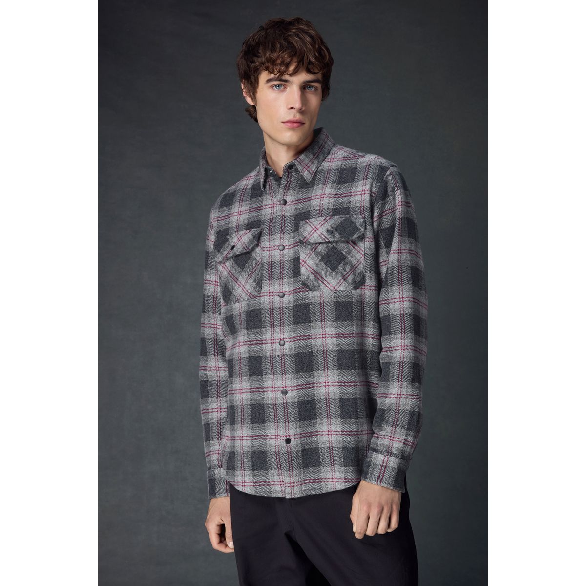 Chemise manches longues aux carreaux gris, NEXT