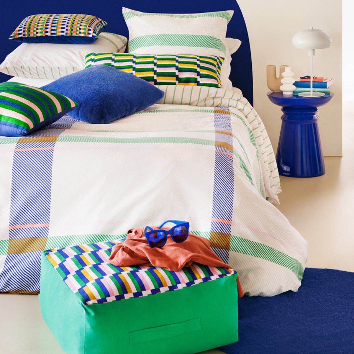 Coussin déhoussable en coton brodé DISSO multicolore, ATMOSPHERA