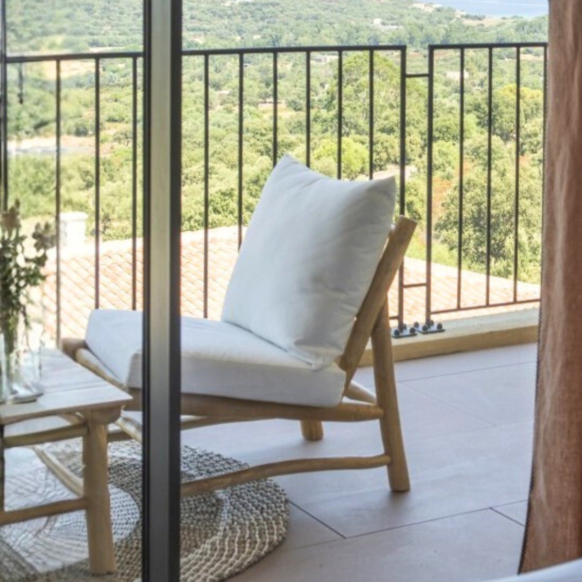 Fauteuil extérieur en teck avec coussins YAGO naturel, HYDILE