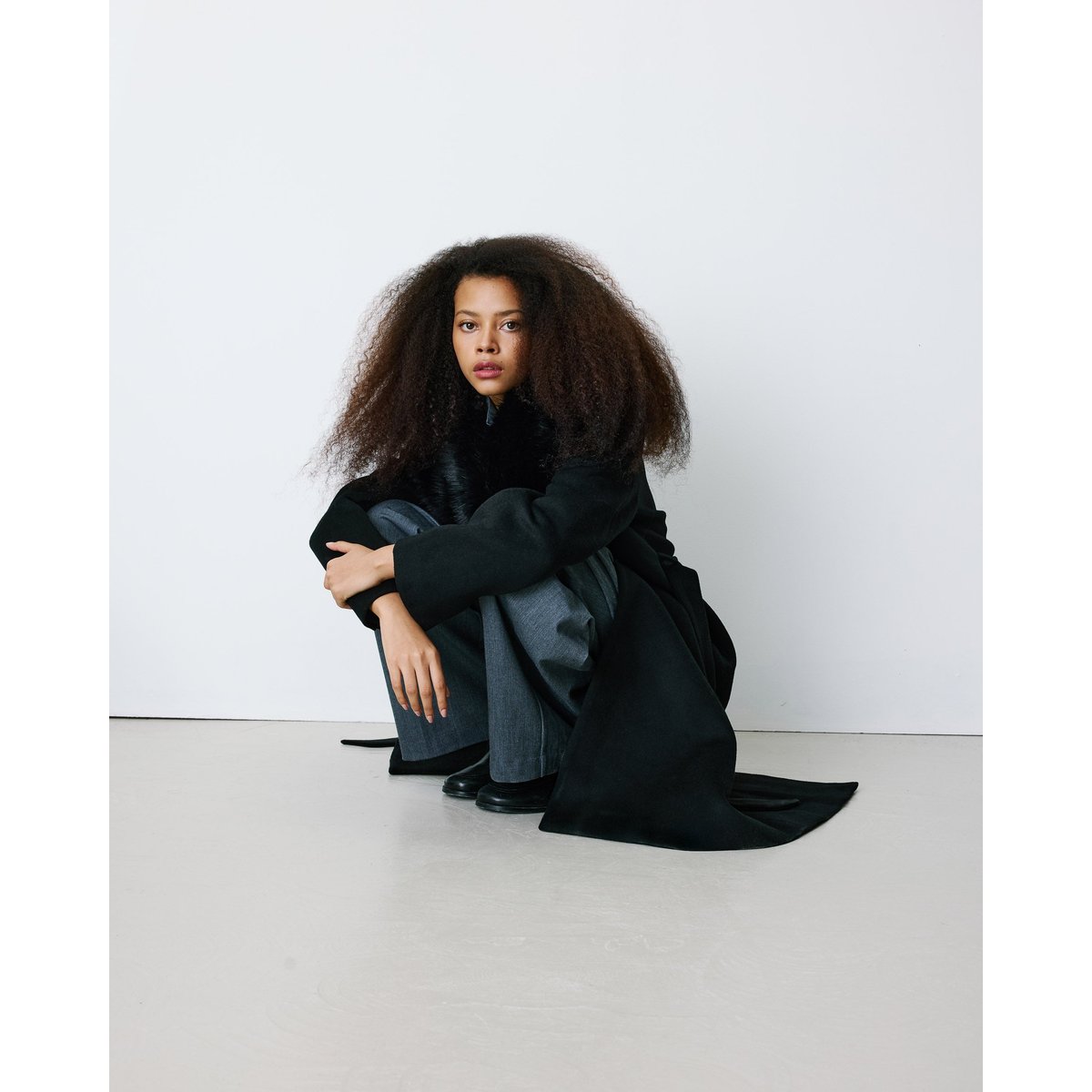 Manteau long croisé col en Imitation fourrure noir Beryl noir, GRACE & MILA