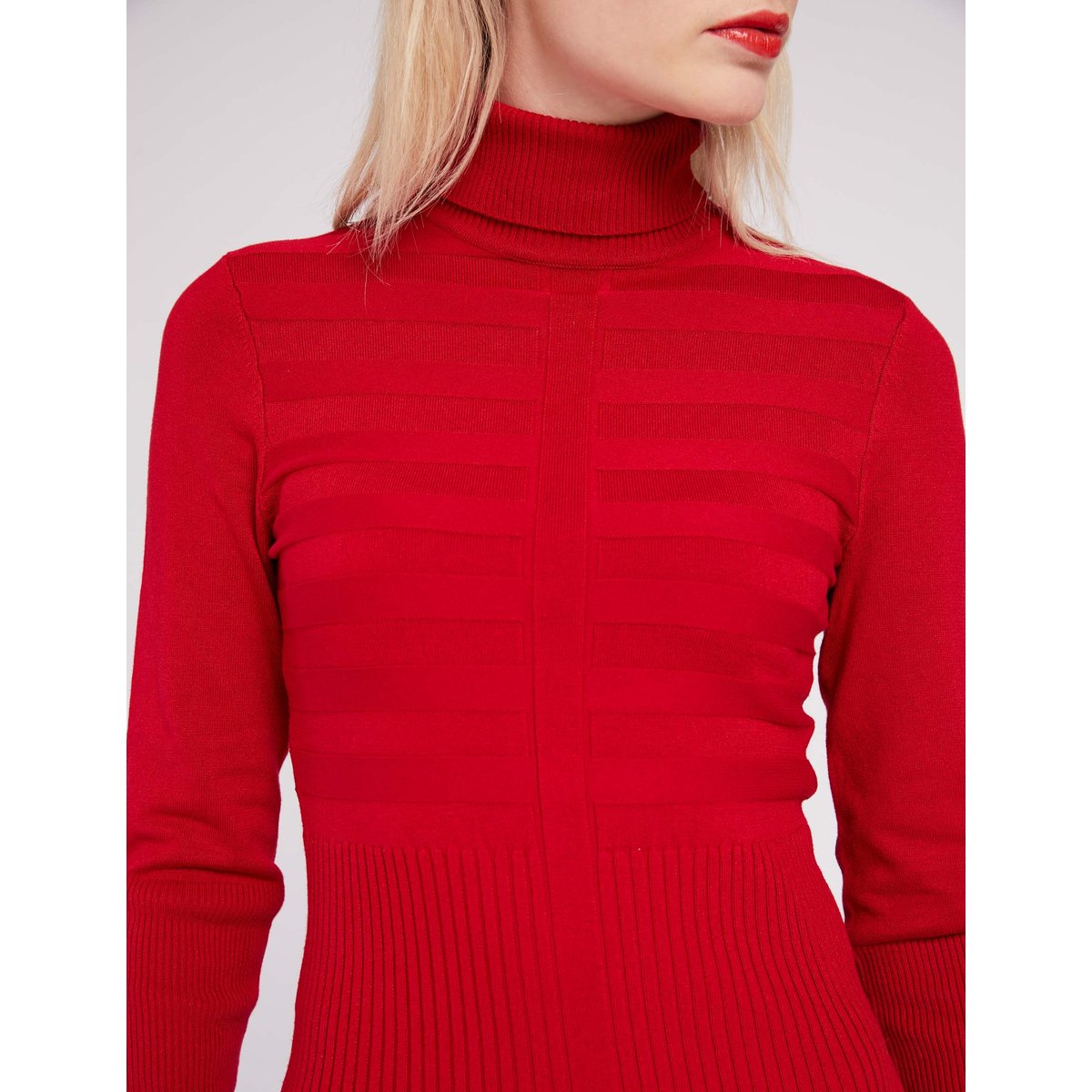 Robe pull en fine maille, col montant rouge, MORGAN
