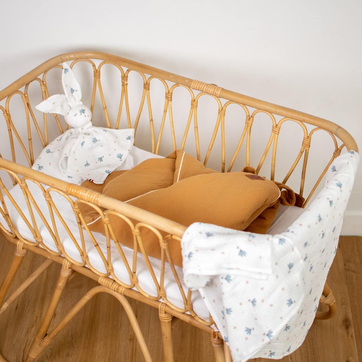 Doudou plat lapin en gaze de coton BLEUET bleuet imprimé floral, SEVIRA KIDS