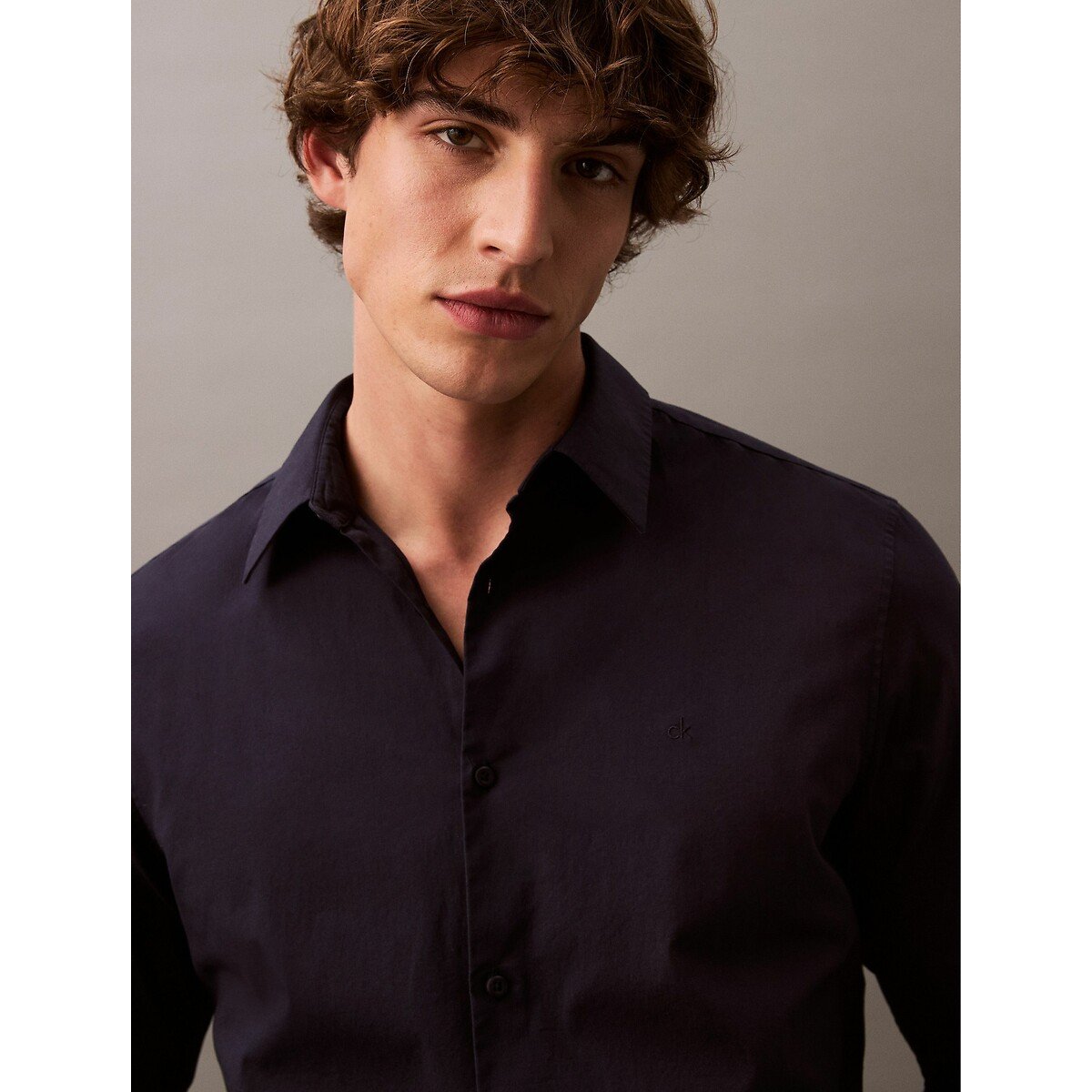 Camisa de mangas compridas de corte justo marinho, CALVIN KLEIN