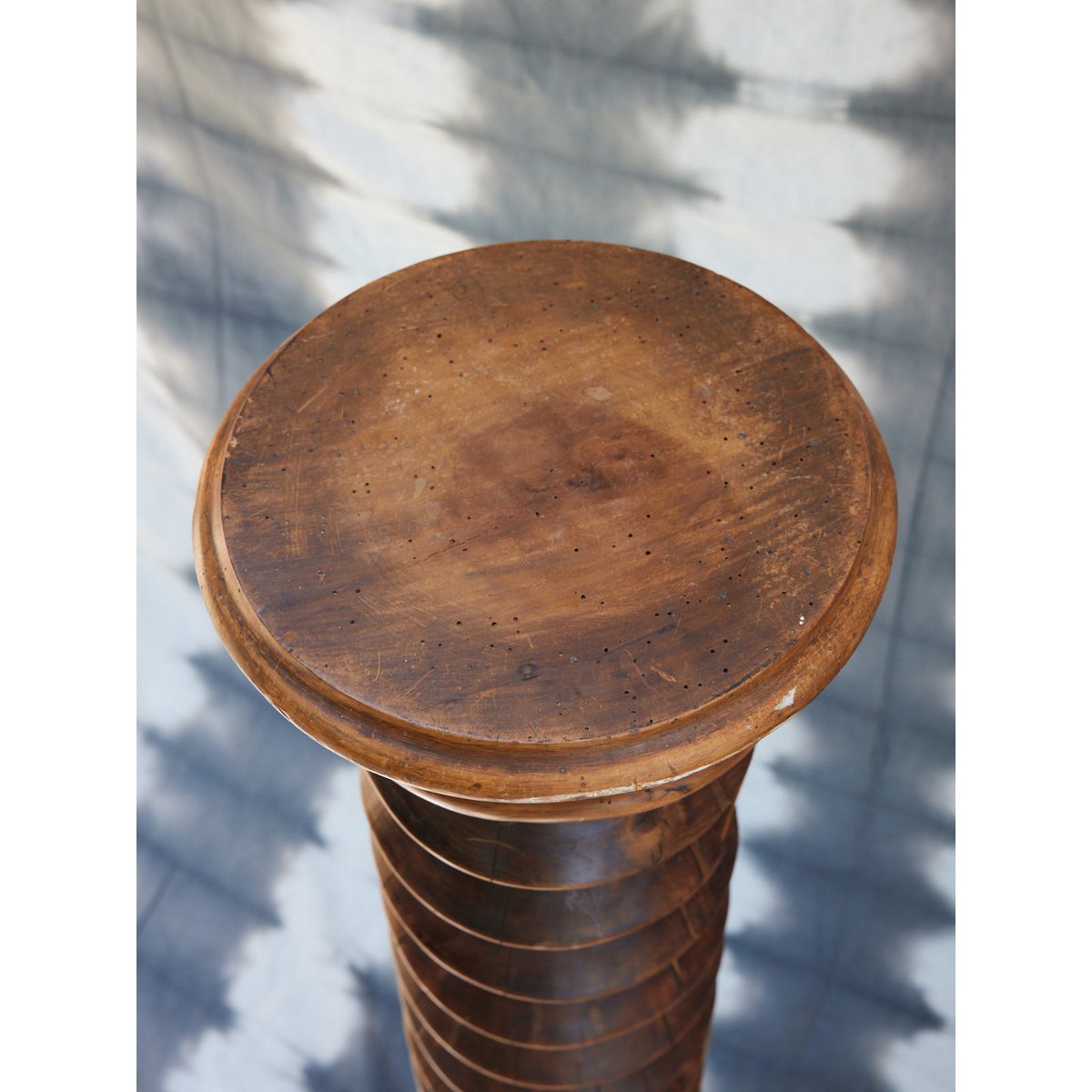 Colonne en bois brut tourné Alfred N°1403 - Bon état bois foncé, DEBONGOUT