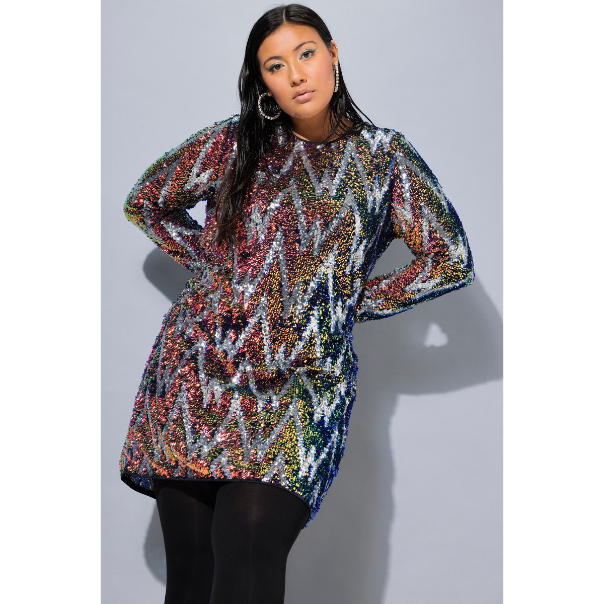 Robe à sequins. Manches longues et coupe indigo, STUDIO UNTOLD