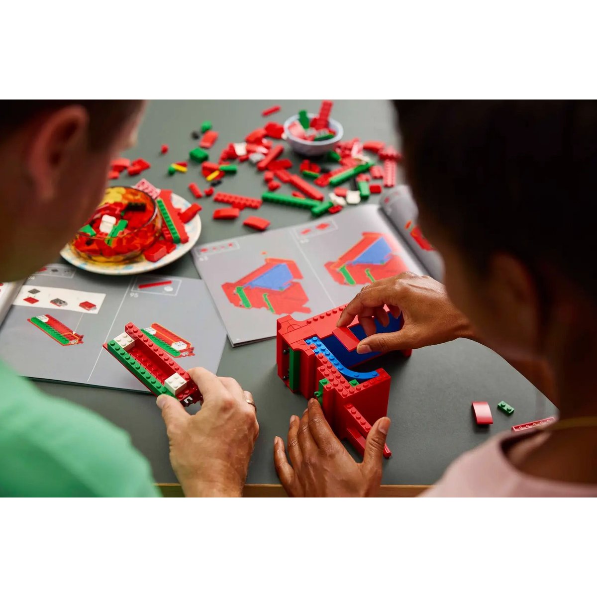 LEGO Art - Sculpture LOVE - 31214 : Créez votre chef-d'œuvre rouge, bleu, vert, LEGO