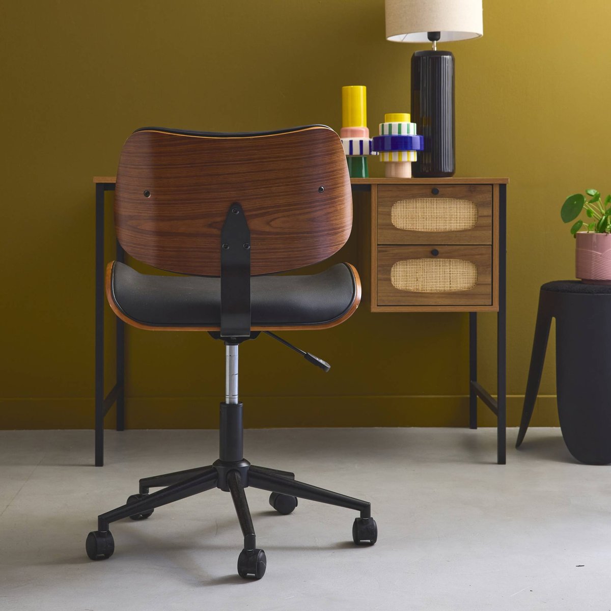 Chaise de bureau à roulettes décor bois courbé et simili cuir KAREN blanc, SWEEEK