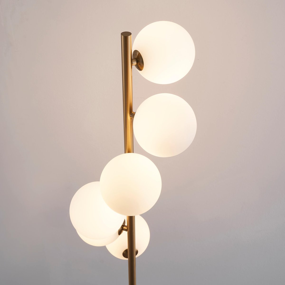 Grand Lampadaire Élégant et Lumineux – SIERRA noir et doré, KOSILUM