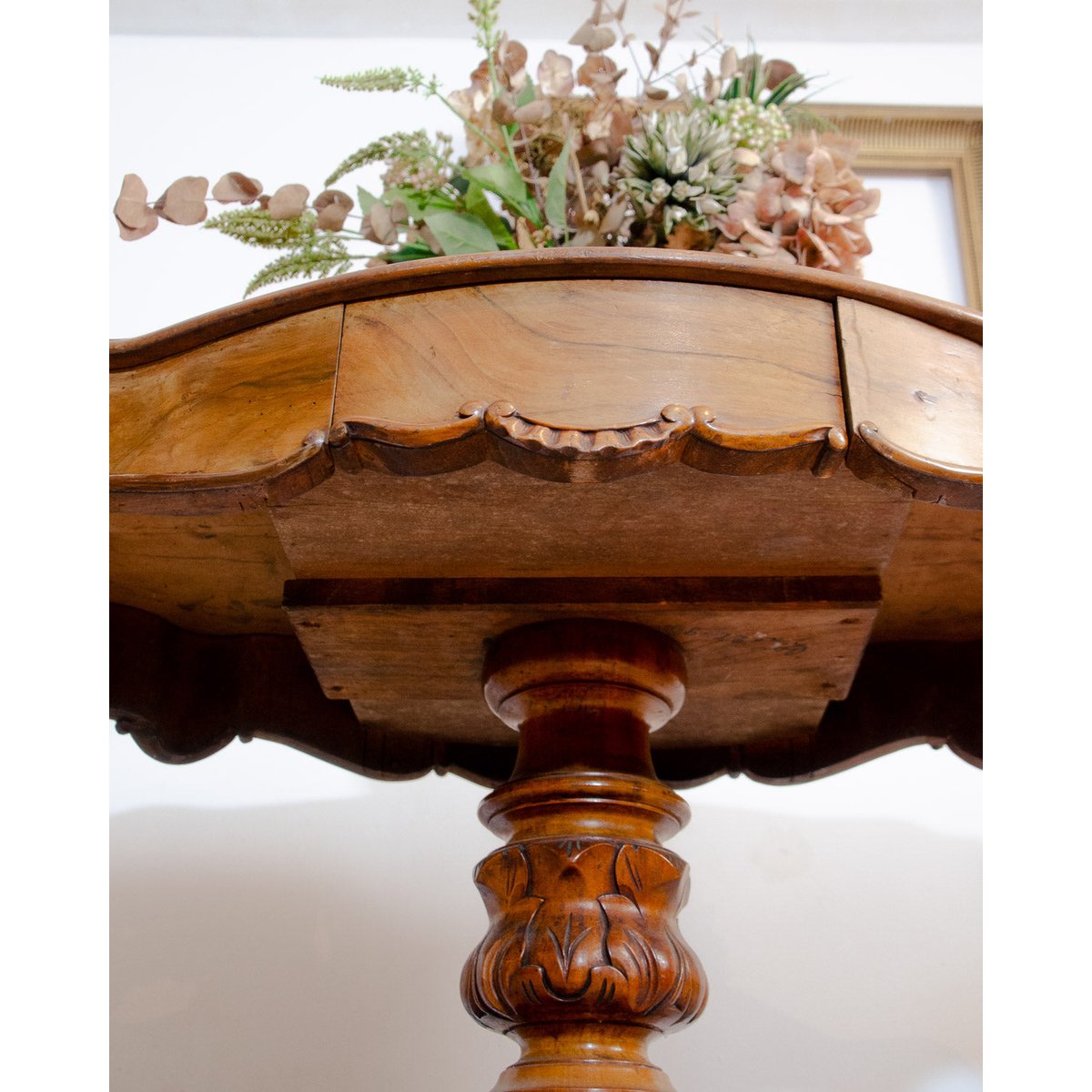 Table en bois Francine N°887 - Bon état bois foncé, DEBONGOUT