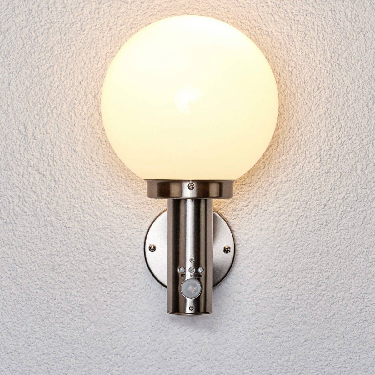 Applique extérieure en inox moderne, Nada acier inoxydable, blanc opale, LINDBY