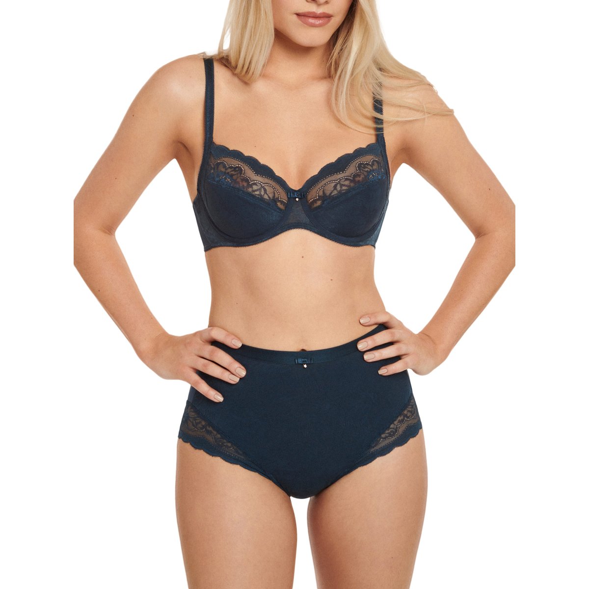 Soutien-gorge armaturé EVELYN B à E bleu marine, LISCA