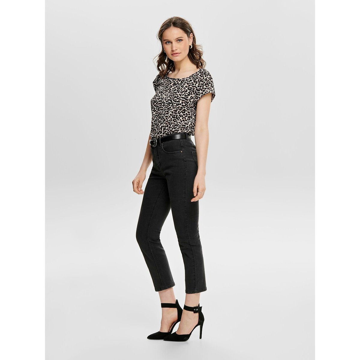 Leopard Print Blouse with Crew Neck and Short Sleeves leopard print, ONLY