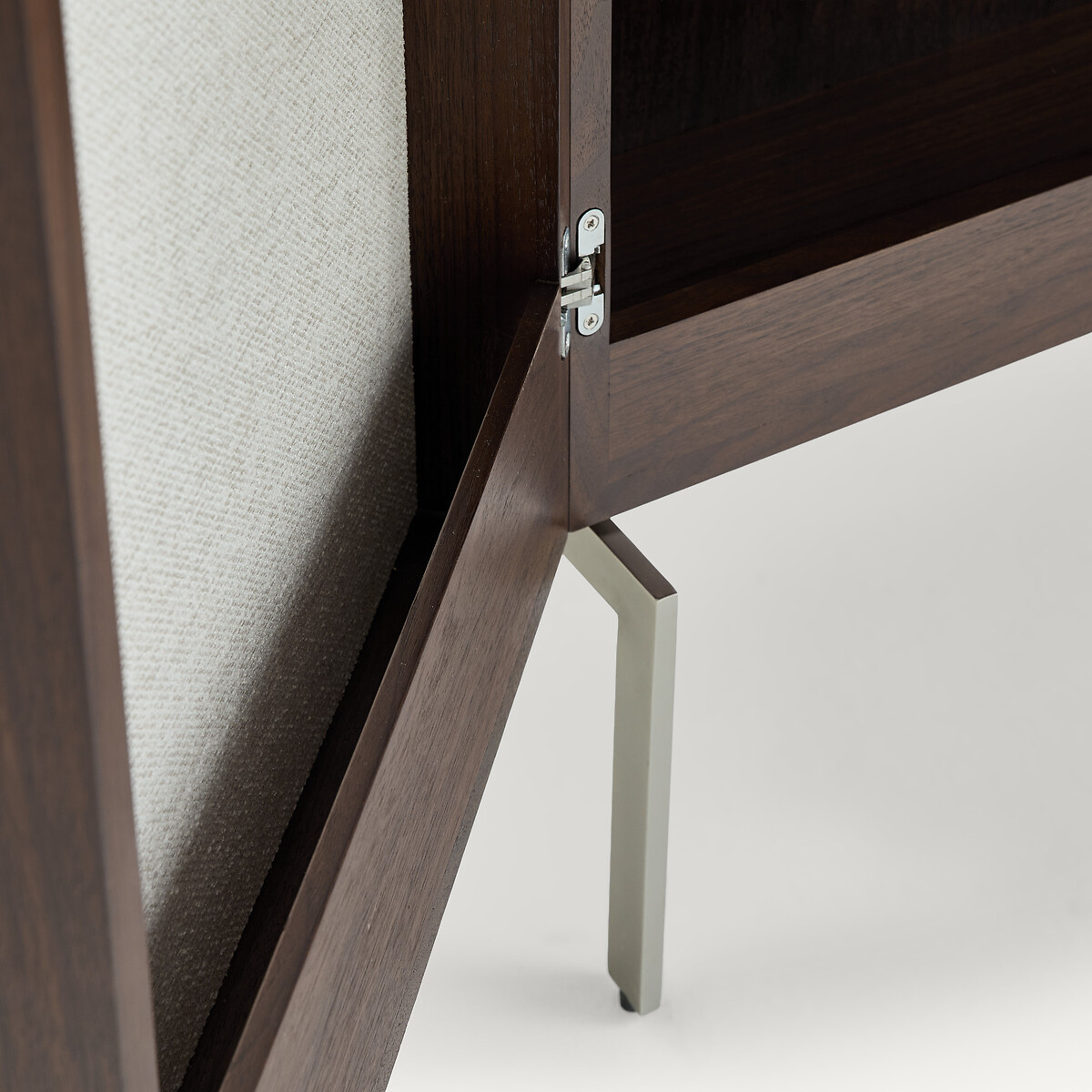 Bureau armoire bas en plaqué noyer et tissu texturé, OMID beige ficelle/noyer, AM.PM