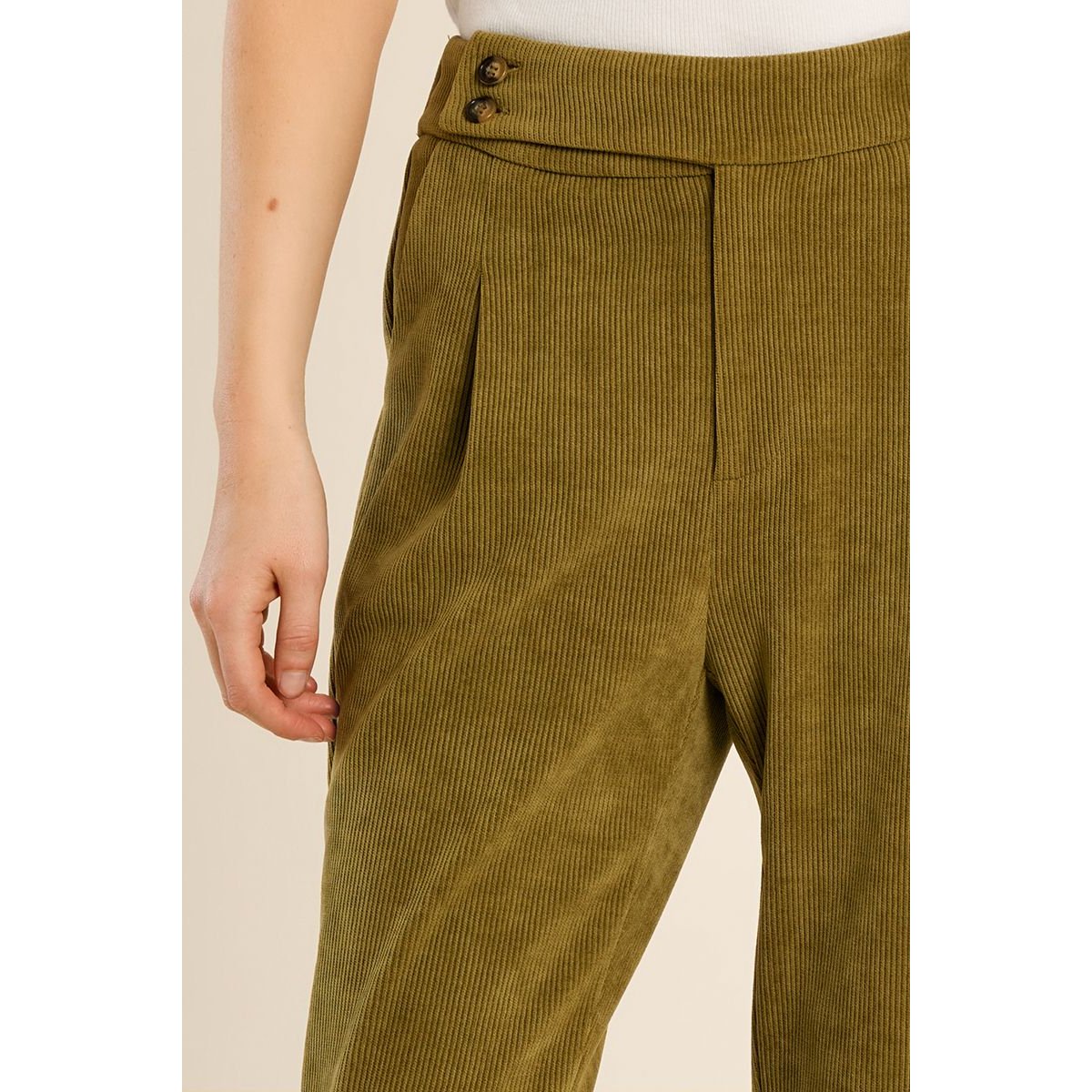 Pantalon carotte en velours olive green, MOLLY BRACKEN