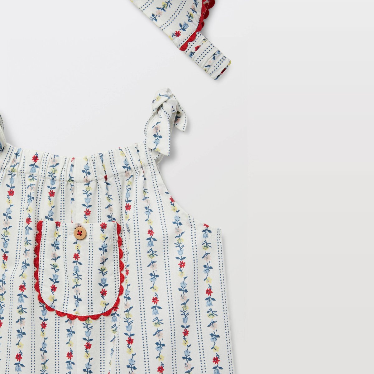 Salopette courte avec fichu imprimés en coton ecru, BOUT'CHOU