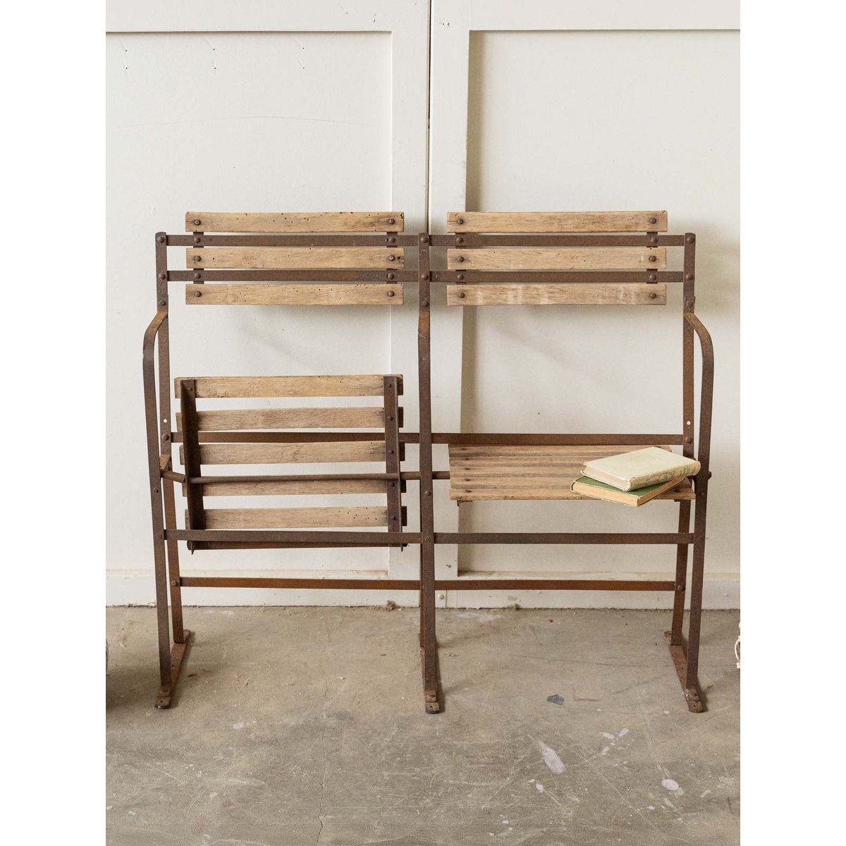 Double fauteuil rabattable Ernest N°1607 - Bon état bois clair, DEBONGOUT