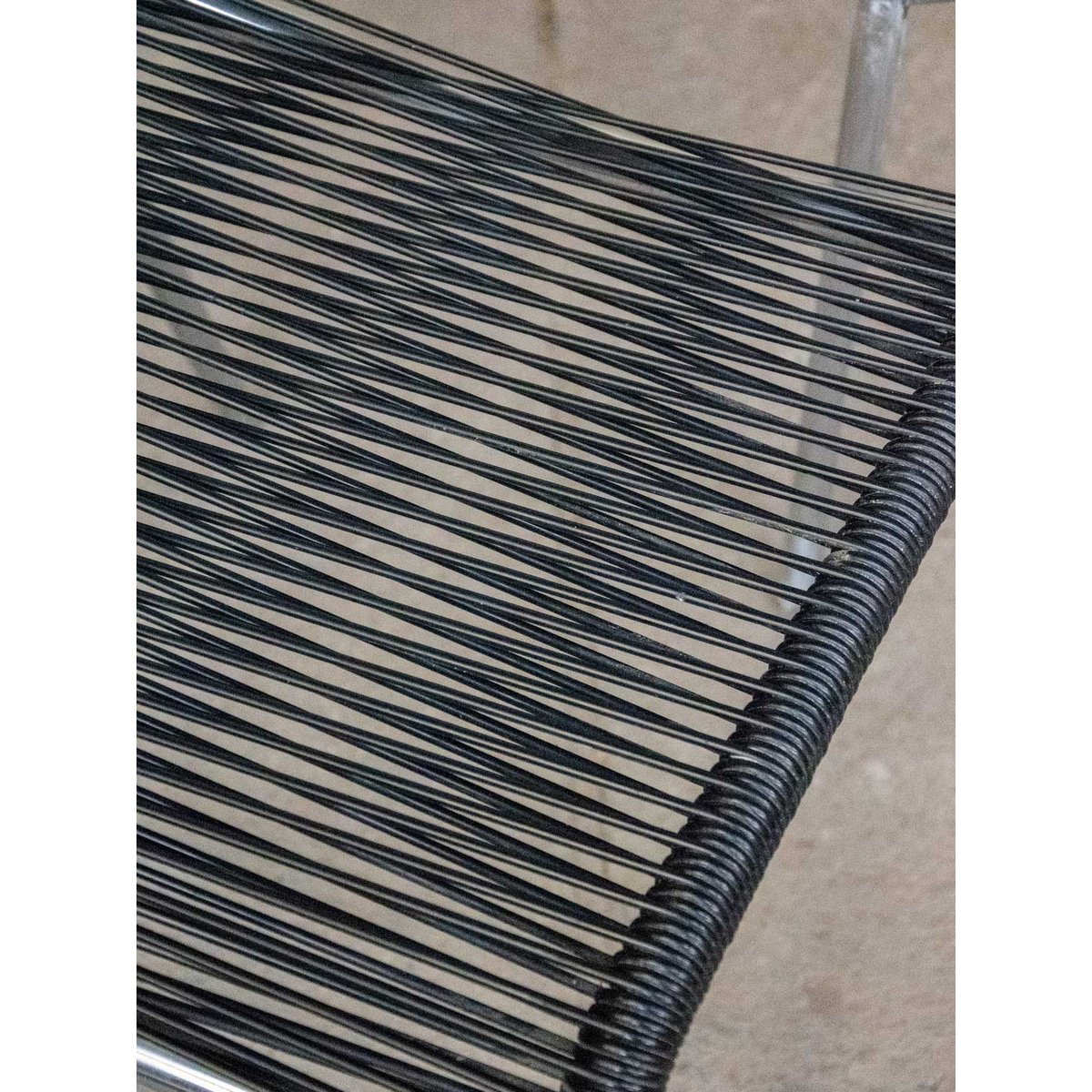 Lot de 4 chaises en métal Alma N°1094 - Bon état métal, DEBONGOUT