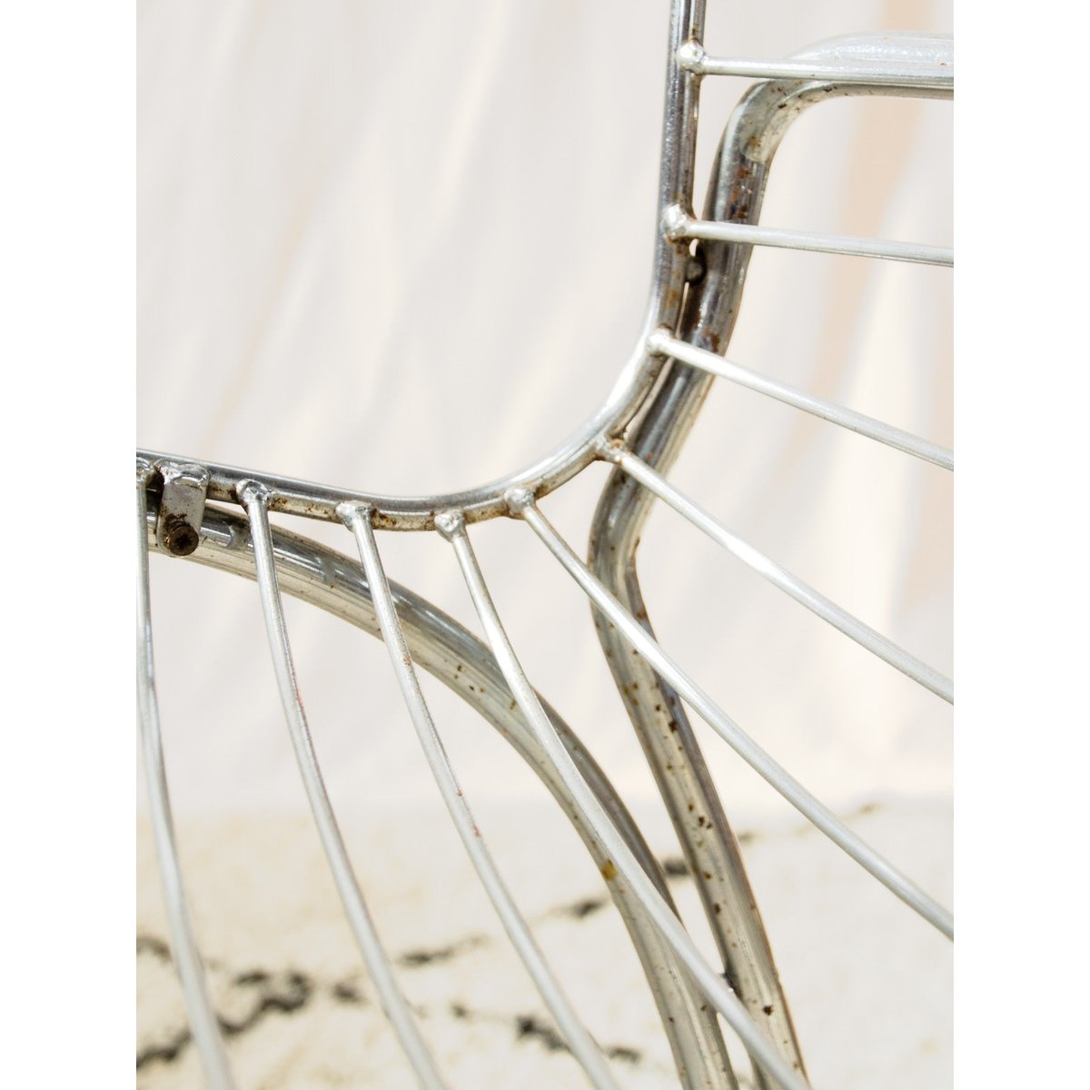 Lot de 4 chaises en métal chromé Alma N°2140 - Bon état métal, DEBONGOUT