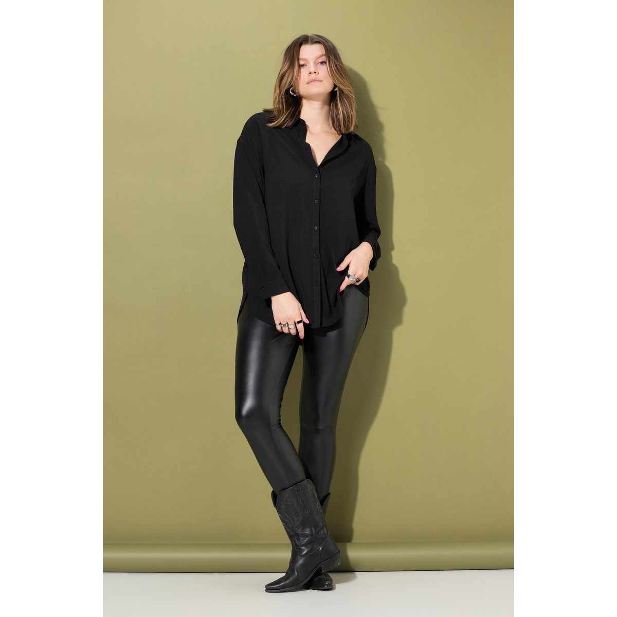Chemise oversized en tissu crêpe noir, STUDIO UNTOLD
