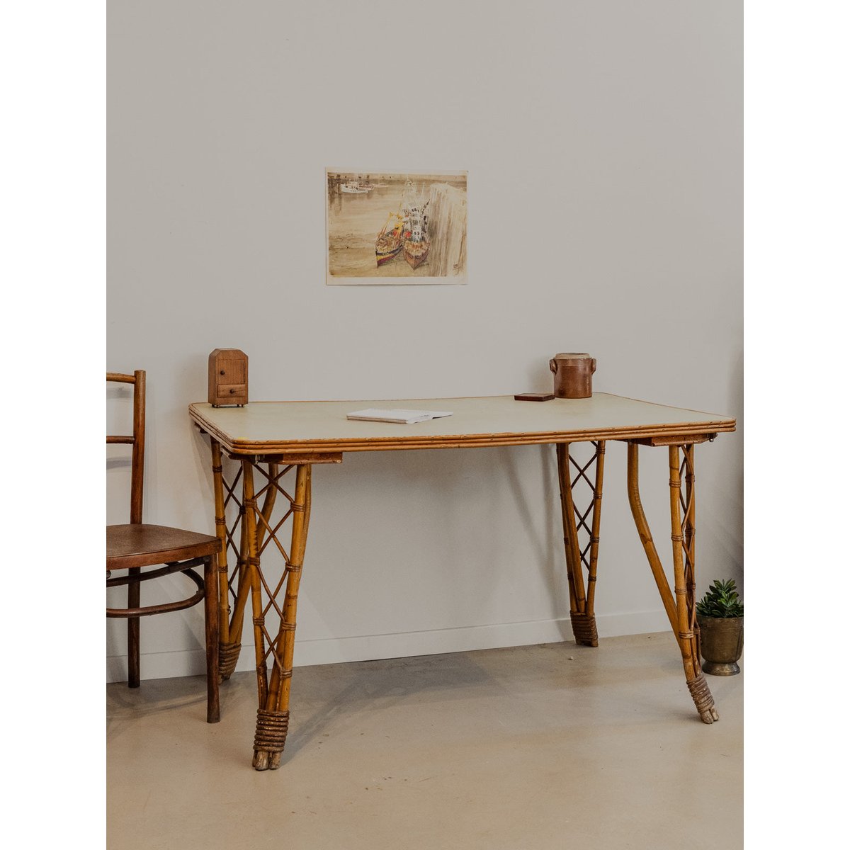 Table à manger en rotin et vert d'eau Romy N°1296 - Bon état bois clair, DEBONGOUT