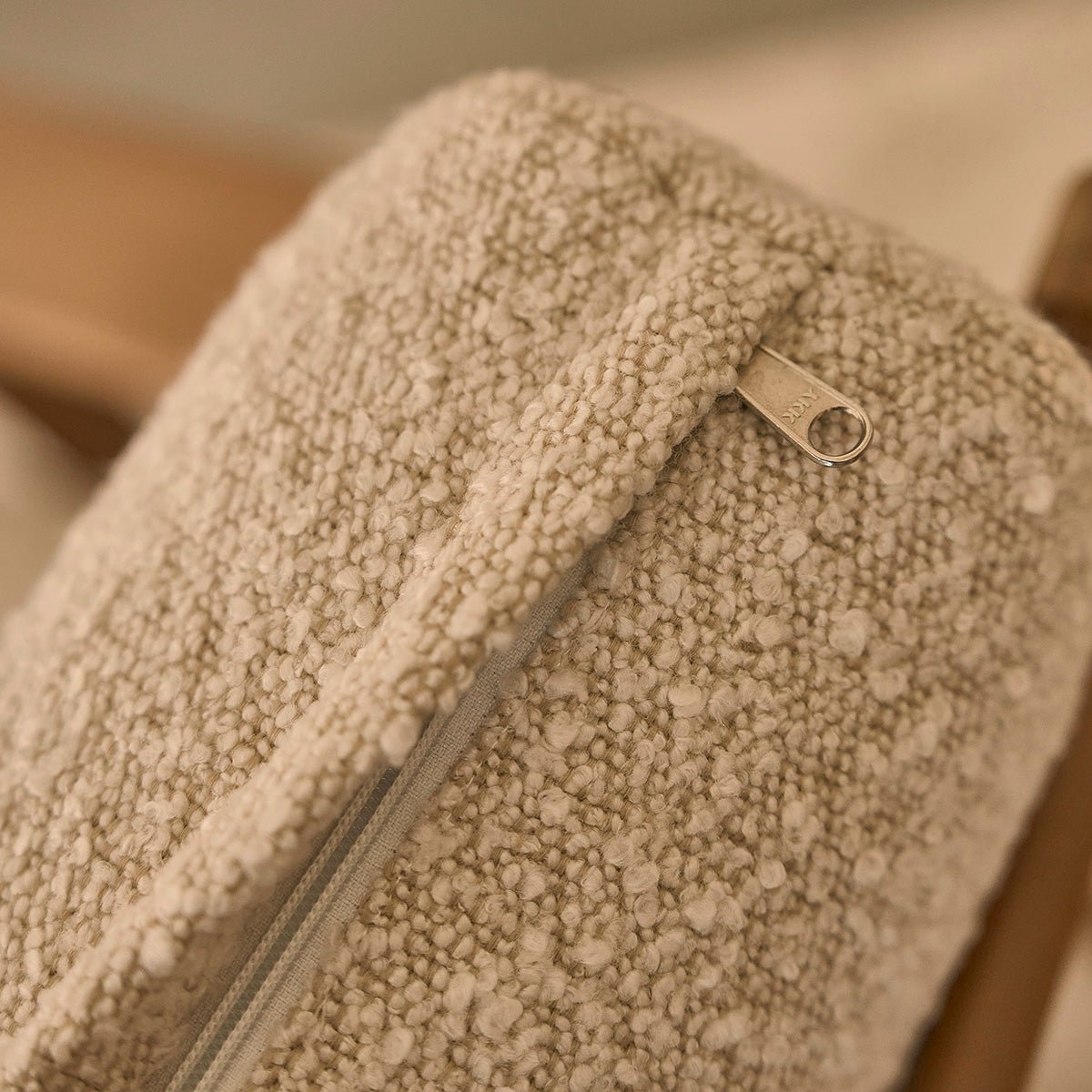 Fauteuil en teck massif et bouclette SERENE ecru, BERAH GETAH