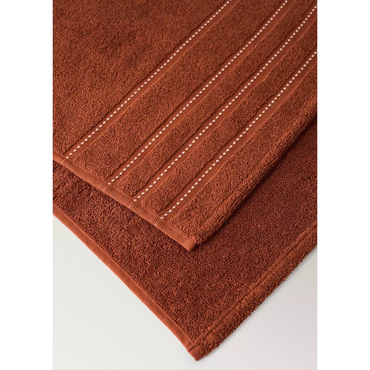 Drap de bain en coton avec surpiqûres tabac, MANGO HOME