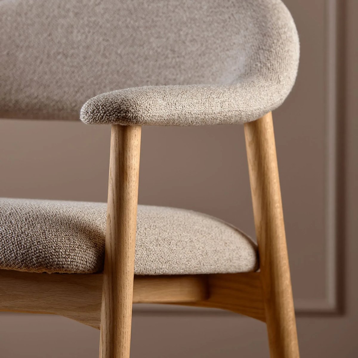 Fauteuil avec accoudoirs en chêne et tissu bouclette beige - ELYA beige, HELLIN, DEPUIS 1862