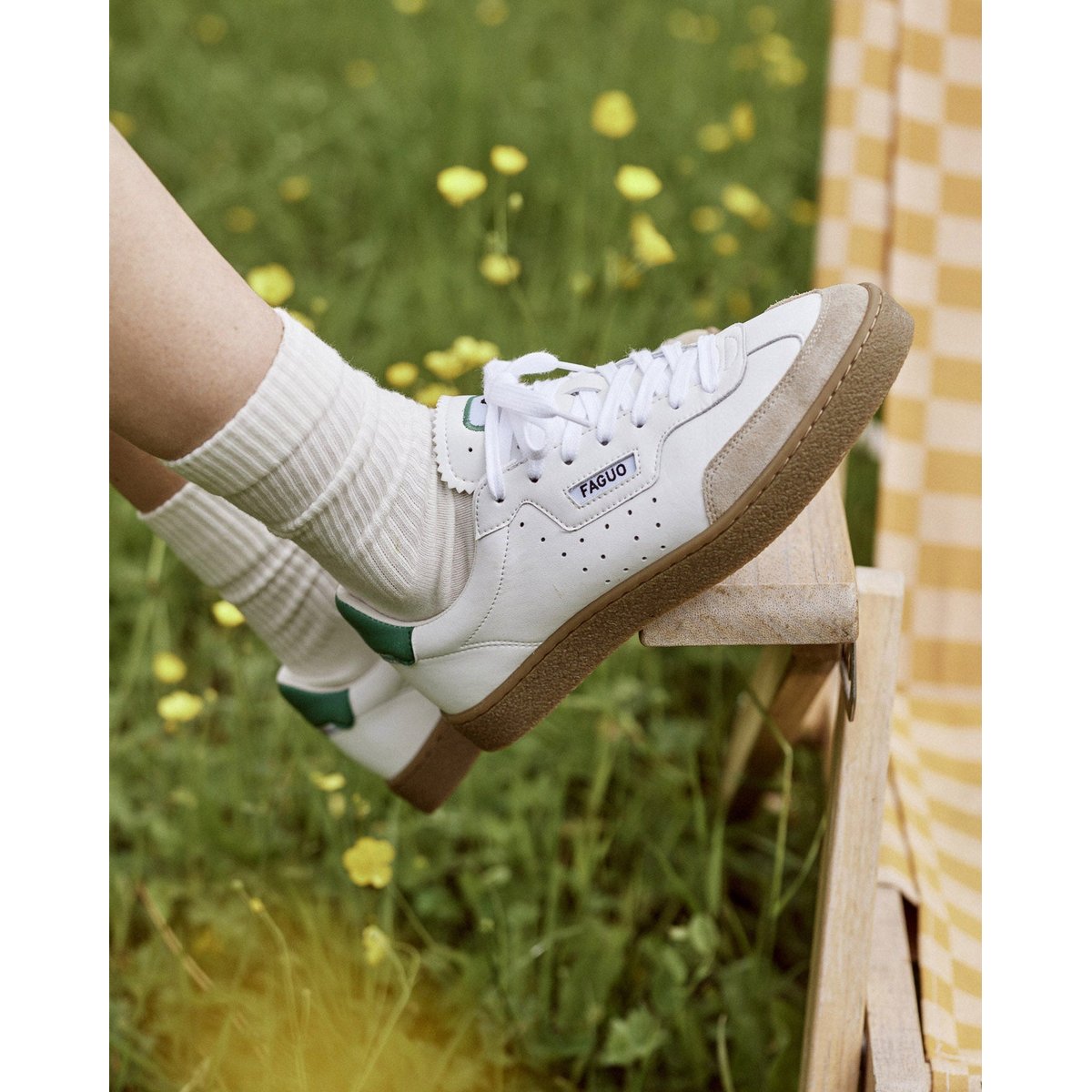 Baskets basses en cuir blanc et vert, FAGUO