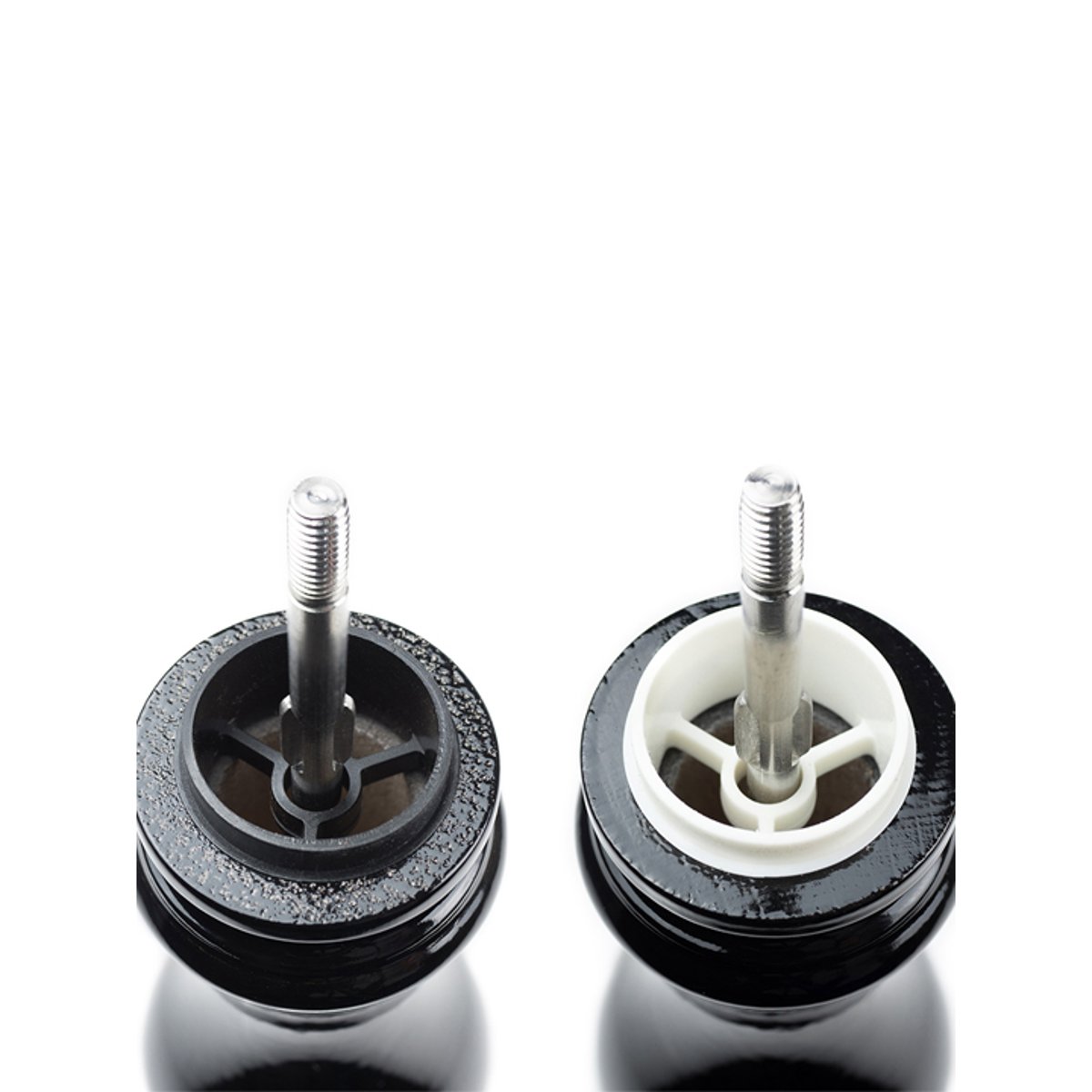 Duo de moulins à poivre et à sel manuels en laqué noir, PEUGEOT