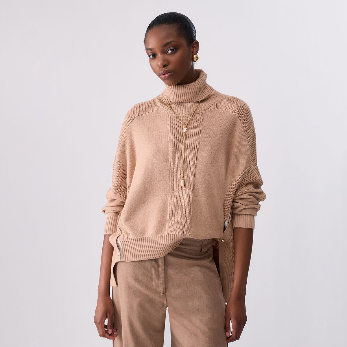 Col roulé en mélange de laine avec boutons beige, LIU JO