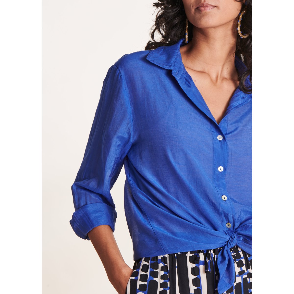 Chemise en voile coton/soie bleu royal, LA FEE MARABOUTEE