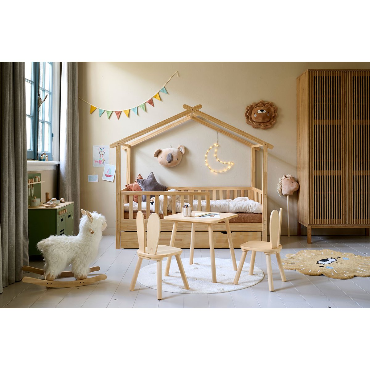 Chaise enfant en bois oreilles de lapin naturel, PETITE AMELIE