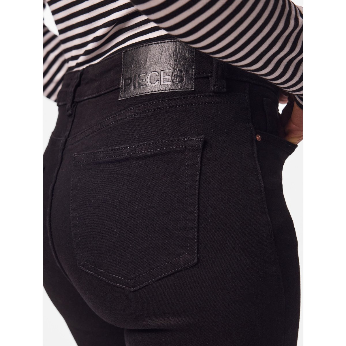 Jean Évasé noir - black denim1, PIECES