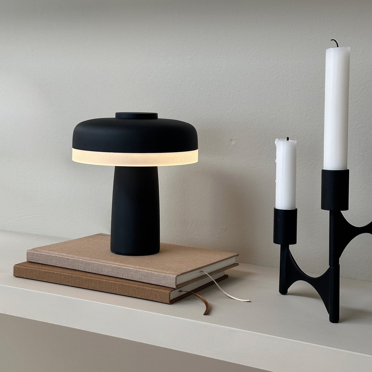 Lampe à poser LED Porter Indigo noir, DYBERG LARSEN