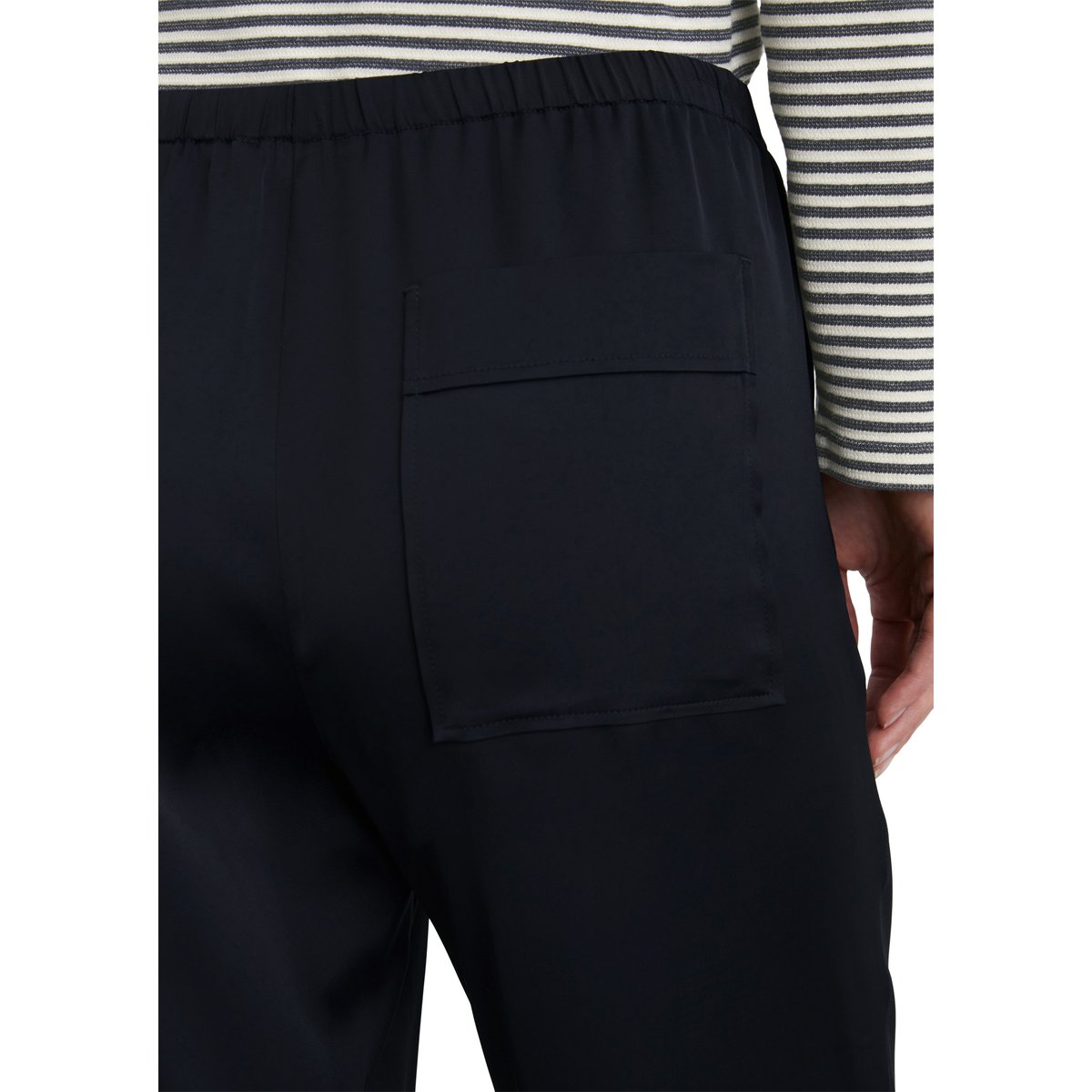 Pantalon en satin relaxed en viscose stretch fluide bleu foncé, MARC O'POLO
