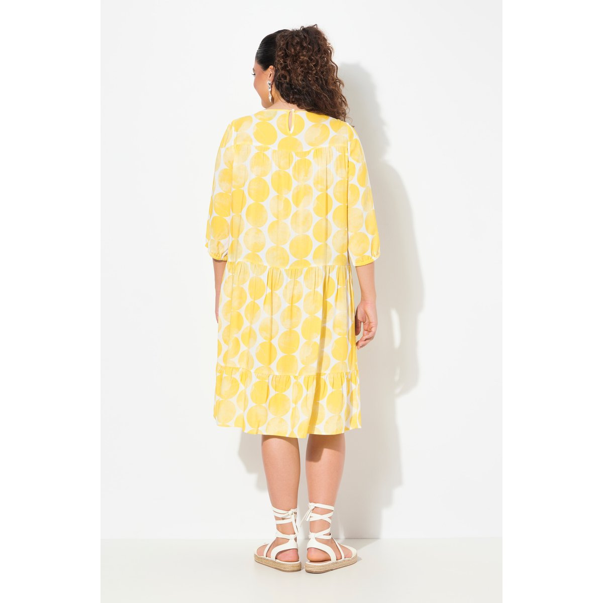 Robe à encolure bateau et manches 3/4. Motif blanc neige, ULLA POPKEN
