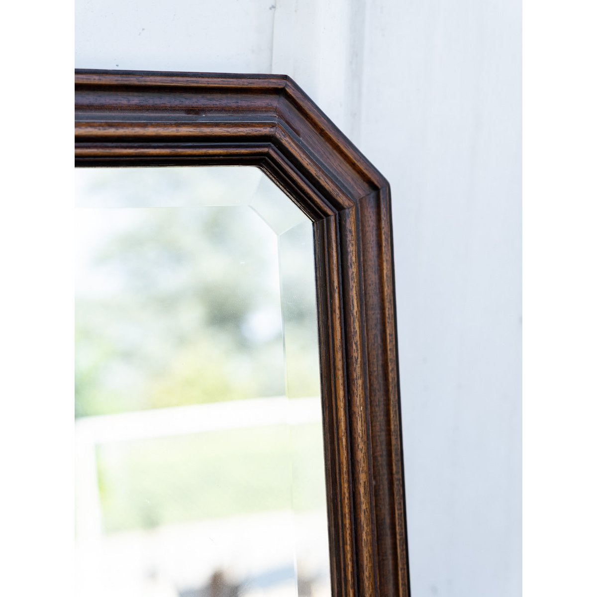 Grand miroir vertical biseauté en bois foncé Georges N°1361 - Bon état bois foncé, DEBONGOUT