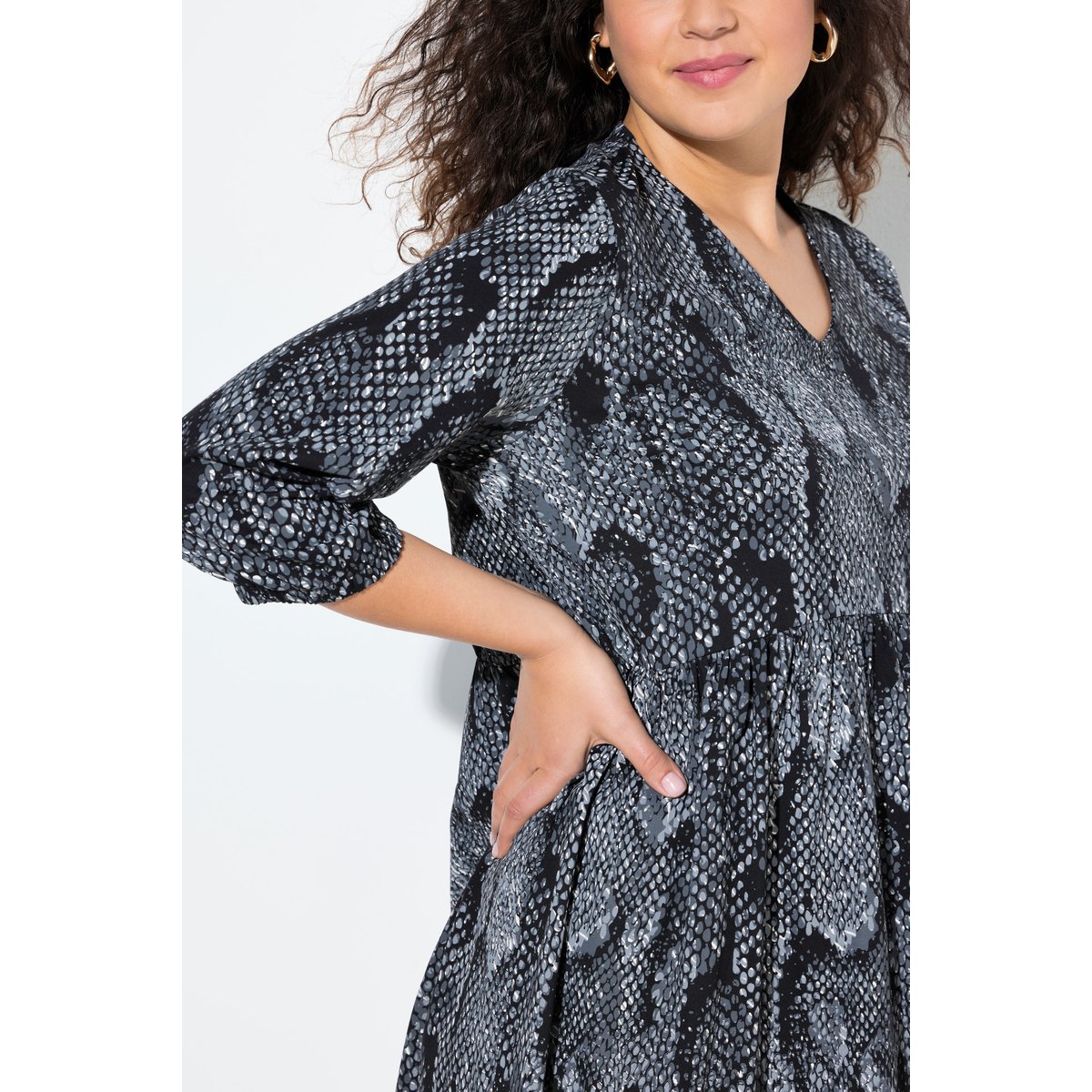Robe en jersey évasée à col en V et manches classique noir, ULLA POPKEN