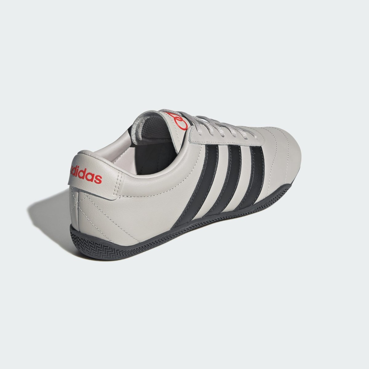 Chaussure Grand Court Lo Audi Revolut F1 Team Chaussure Grand Court Lo Audi Revolut F1 Team chalk pearl / utility black / hi-res red, ADIDAS SPORTSWEAR