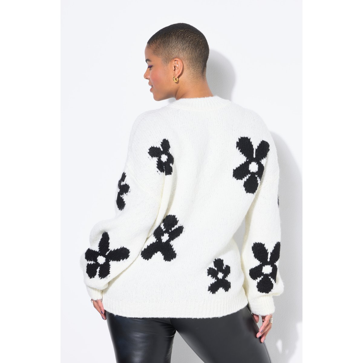 Pull oversize en maille fantaisie. Motif blanc cassé, STUDIO UNTOLD