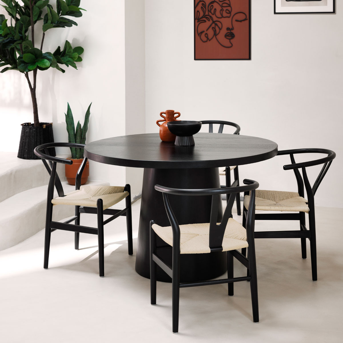 Table à manger ronde en bois de manguier BOKI noir, ATMOSPHERA