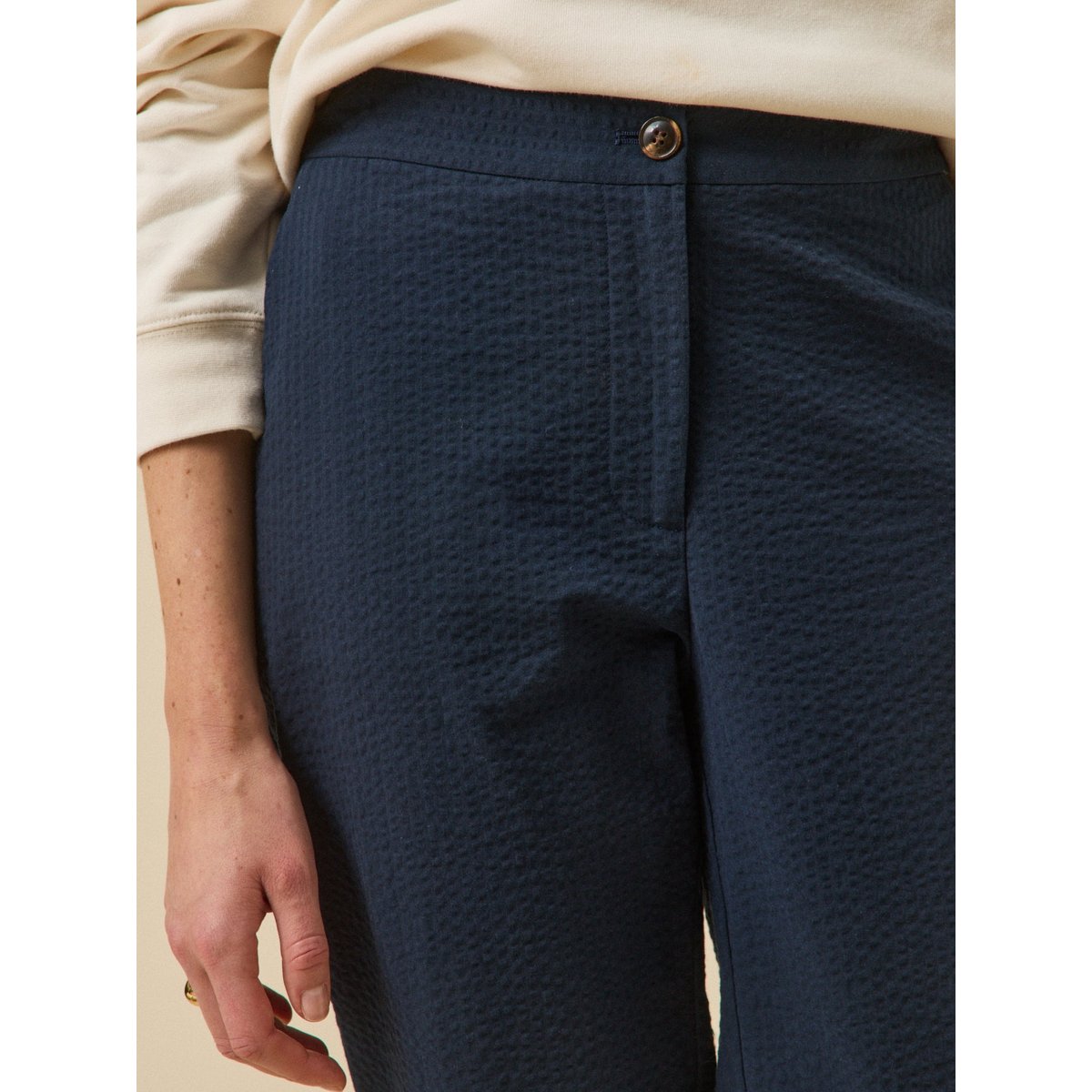 Pantalon cigarette seersucker Julie marine, CYRILLUS