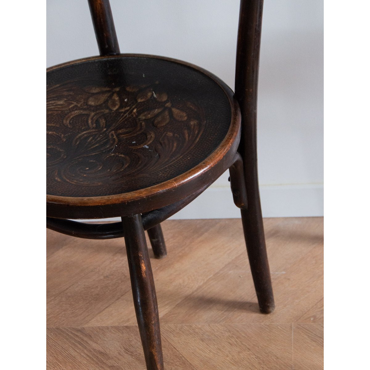 Paire de chaises en bois Claude N°660 - Bon état bois, DEBONGOUT