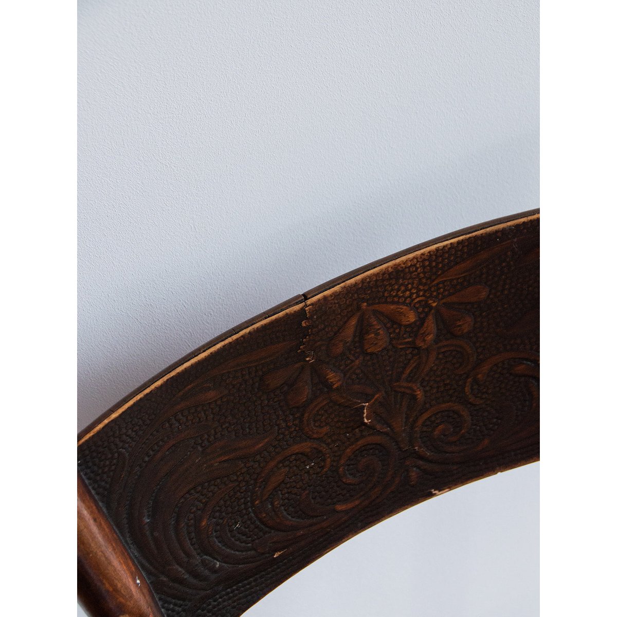 Paire de chaises en bois Claude N°660 - Bon état bois, DEBONGOUT