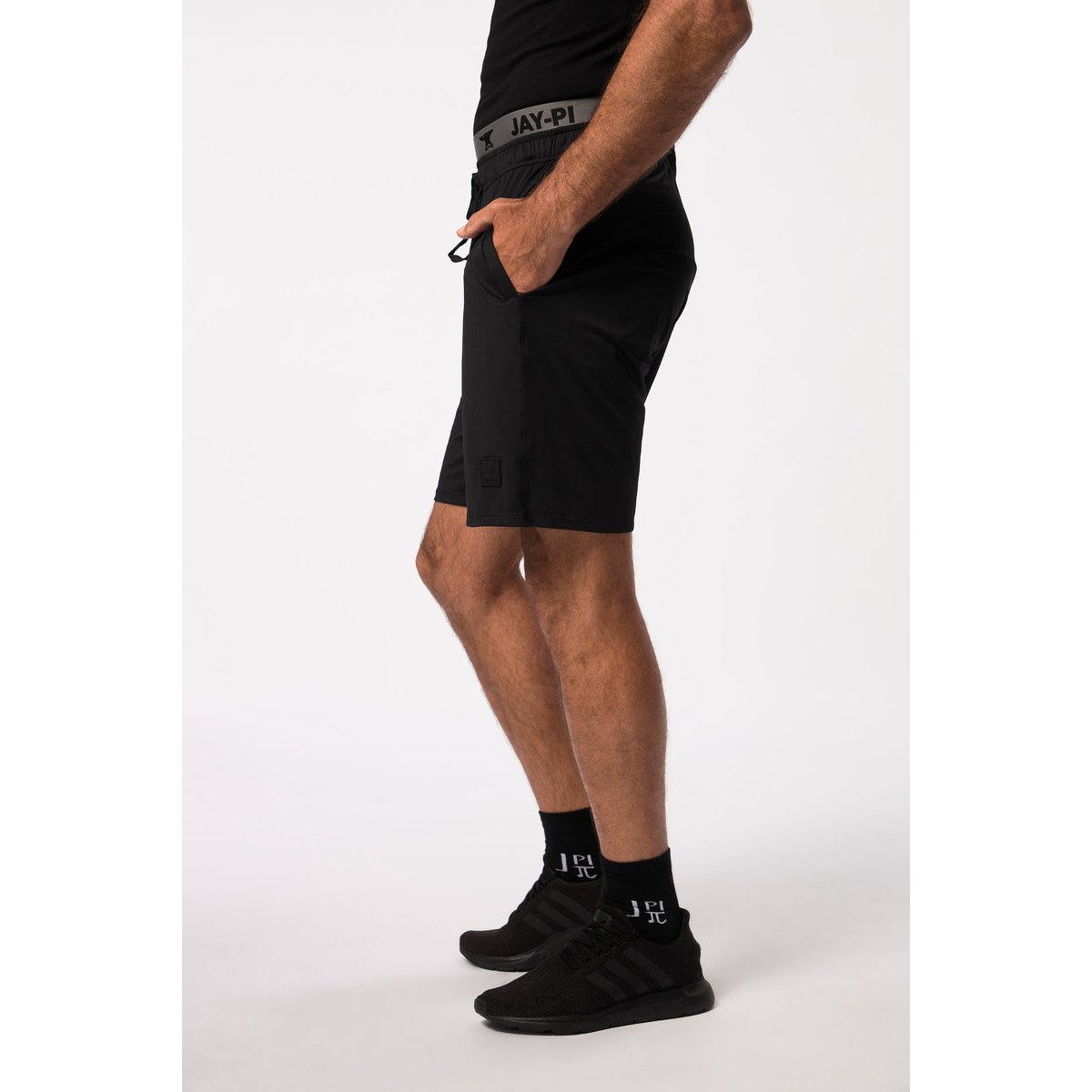 Bermuda de sport Iron Anvil noir, JP1880