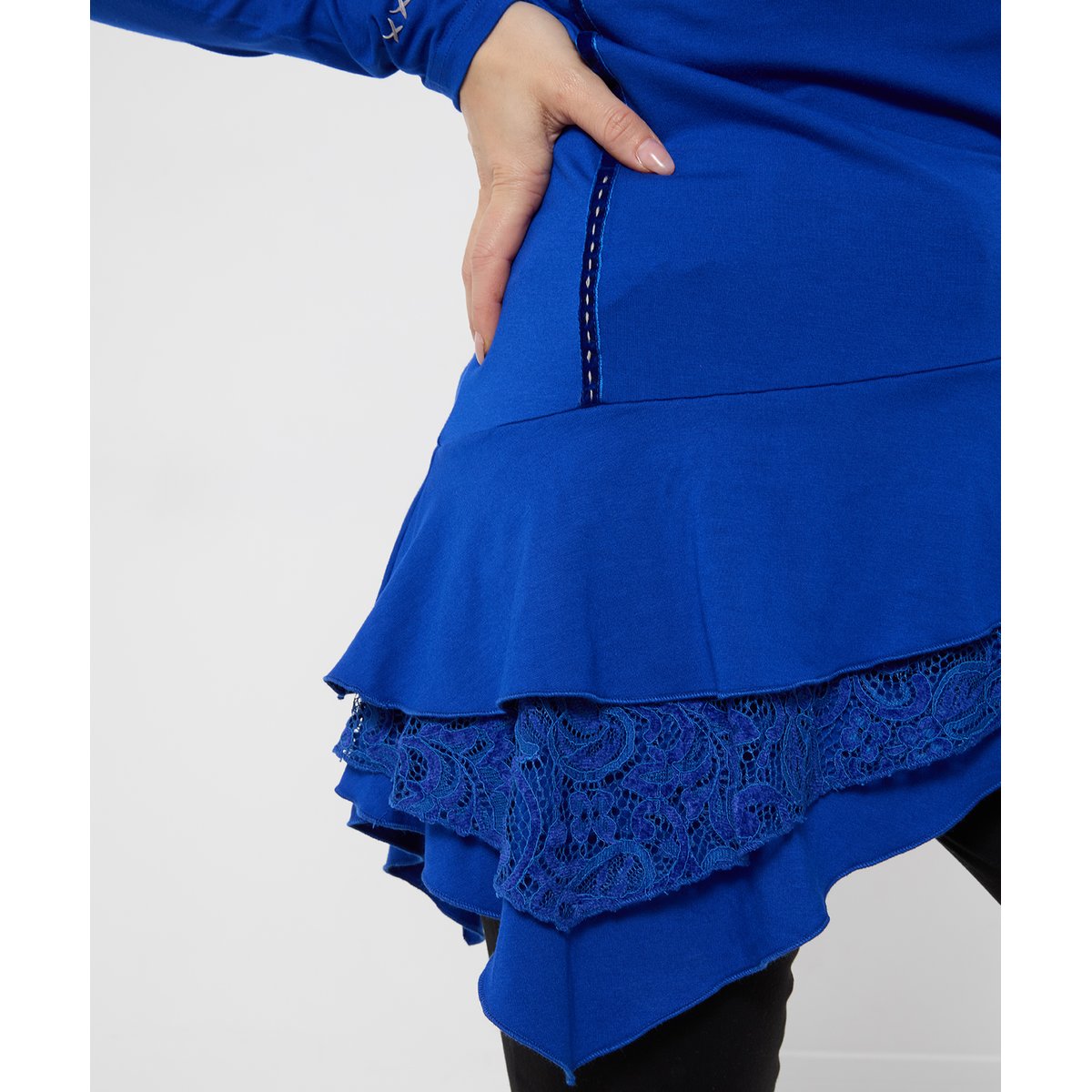 Tunique à Col Bénitier et Détail en Dentelle bleu, JOE BROWNS