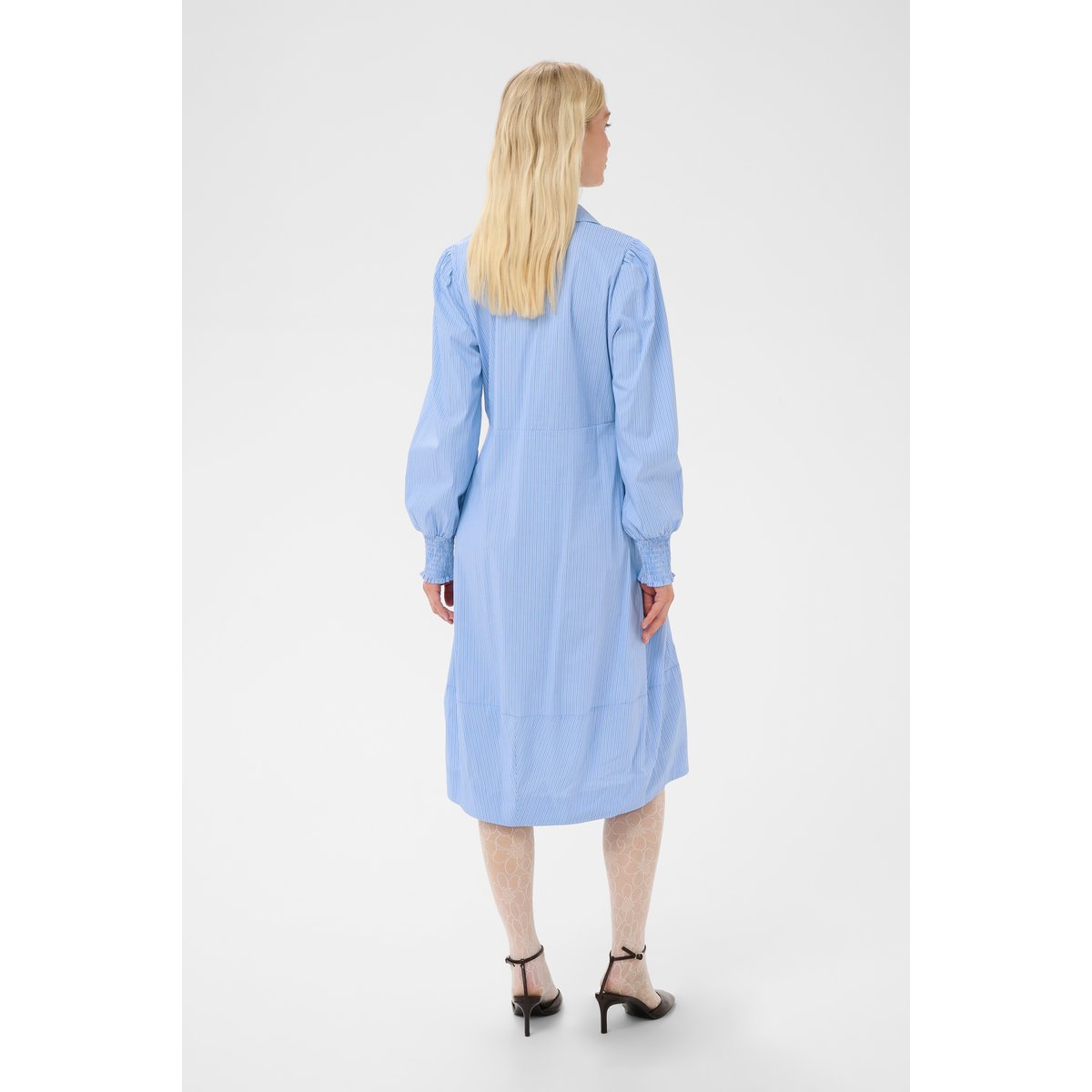 Robe bleu rayé, CULTURE